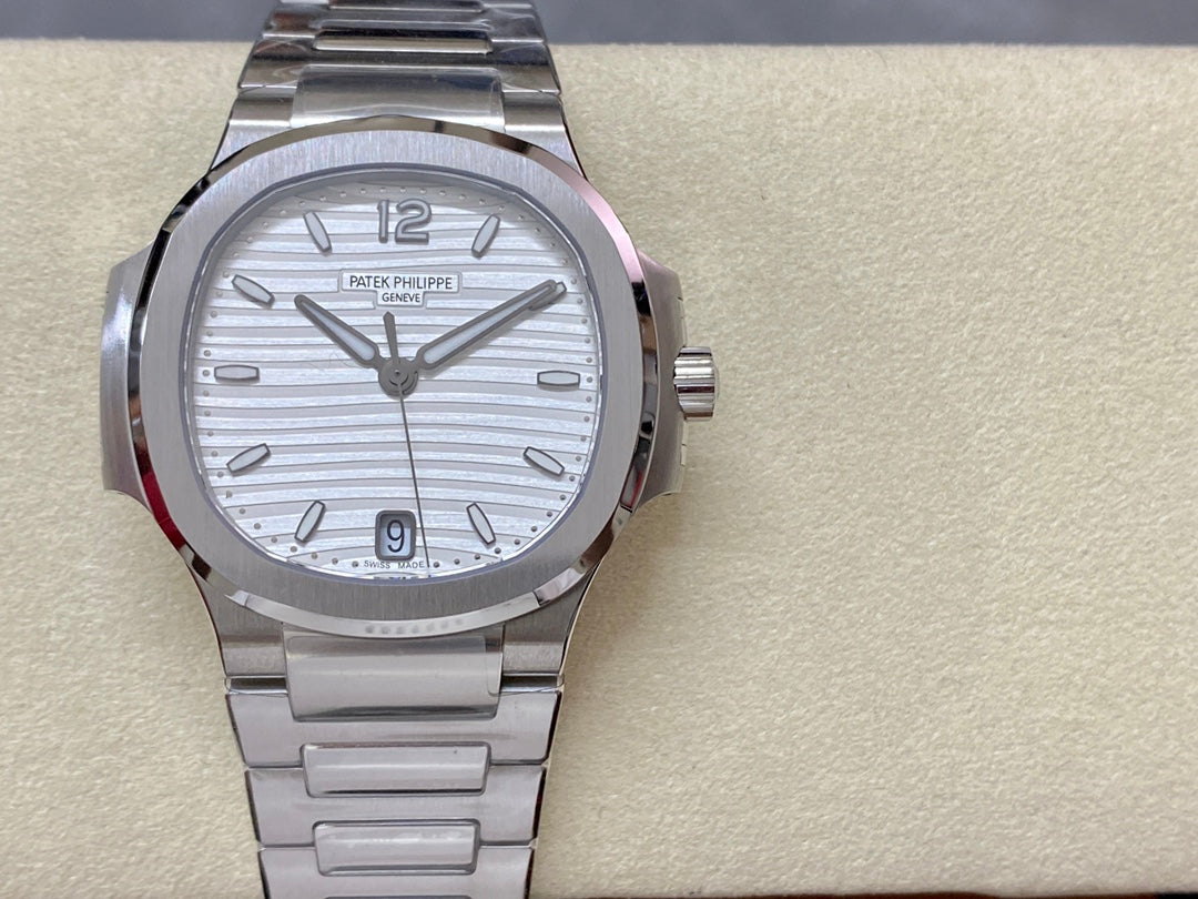 PATEK PHILIPPE NAUTILUS 파텍필립 노틸러스 7118/1A-010 화이트 다이얼