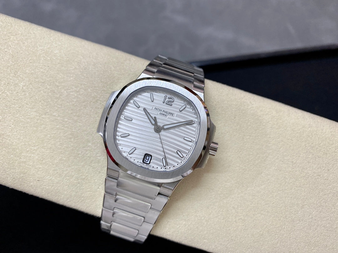 PATEK PHILIPPE NAUTILUS 파텍필립 노틸러스 7118/1A-010 화이트 다이얼