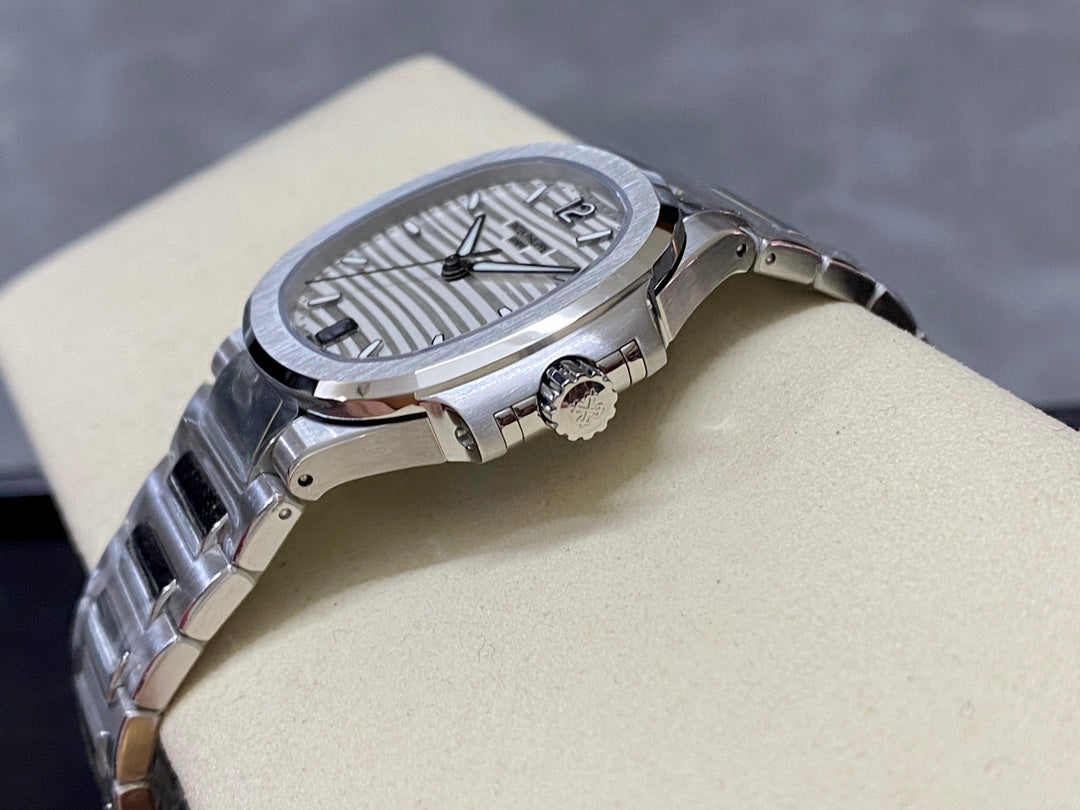 PATEK PHILIPPE NAUTILUS 파텍필립 노틸러스 7118/1A-010 화이트 다이얼