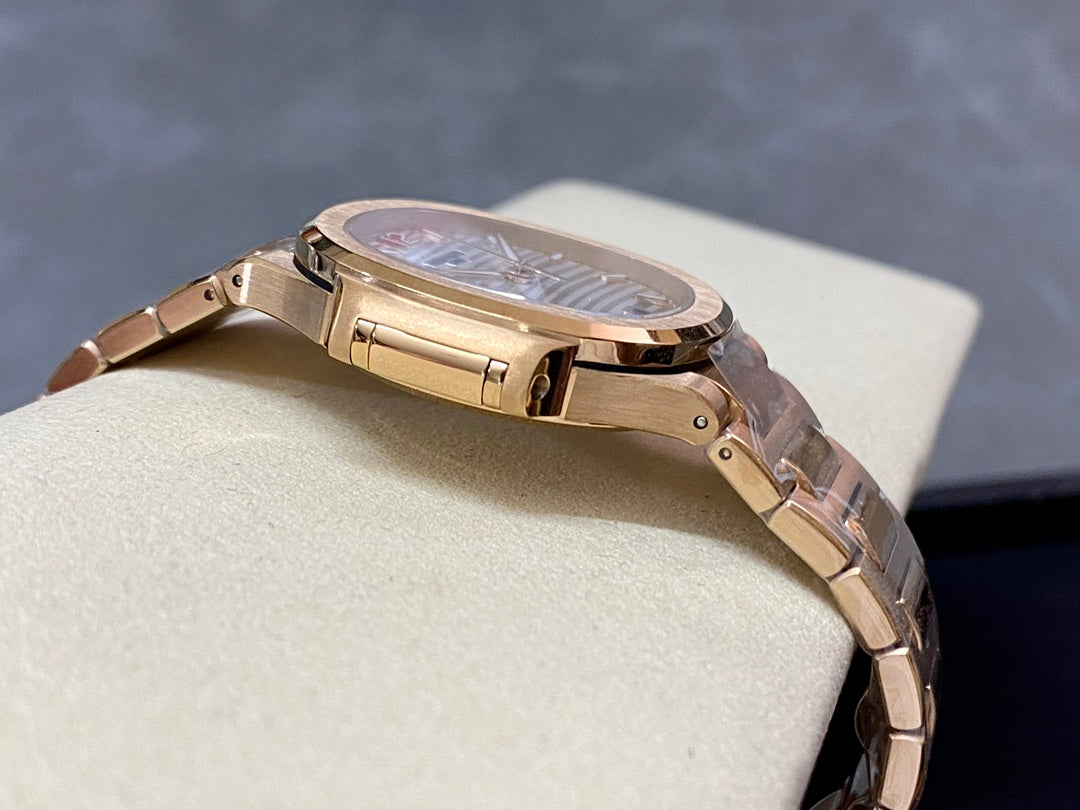 PATEK PHILIPPE NAUTILUS 파텍필립 노틸러스 7118/1R-001 로즈드 화이트 다이얼