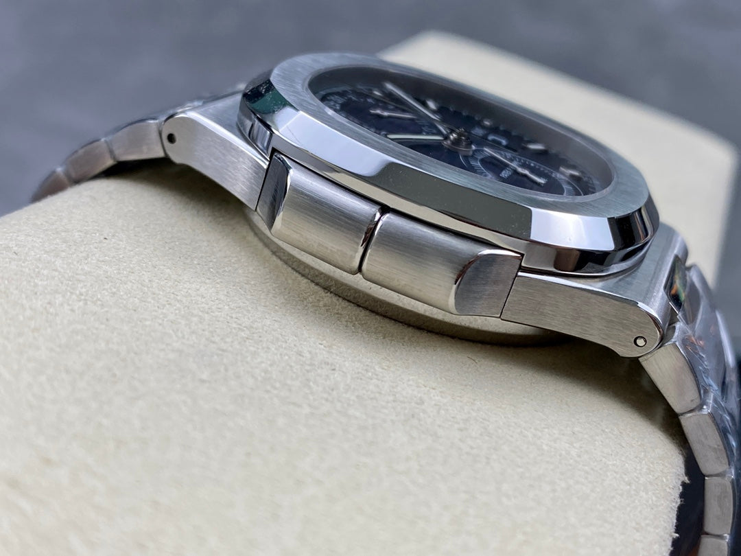 PATEK PHILIPPE NAUTILUS 파텍필립 노틸러스 5990/1A-011 썬 버스트 블루 다이얼