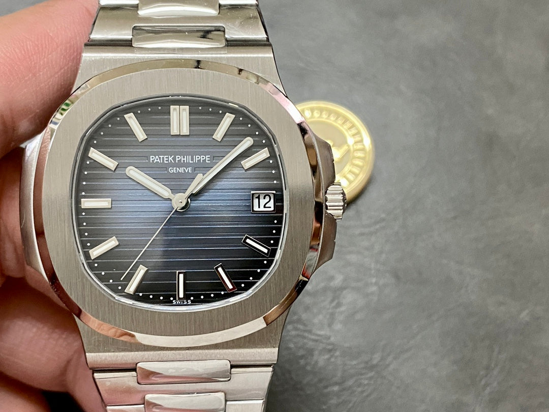 PATEK PHILIPPE NAUTILUS 파텍필립 노틸러스 5811/1G-001 썬 버스트 블루 다이얼