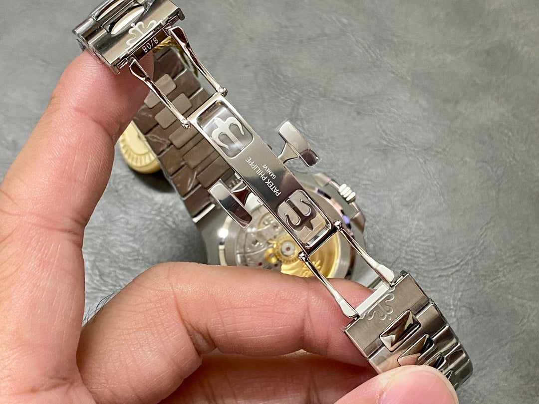 PATEK PHILIPPE NAUTILUS 파텍필립 노틸러스 5811/1G-001 썬 버스트 블루 다이얼