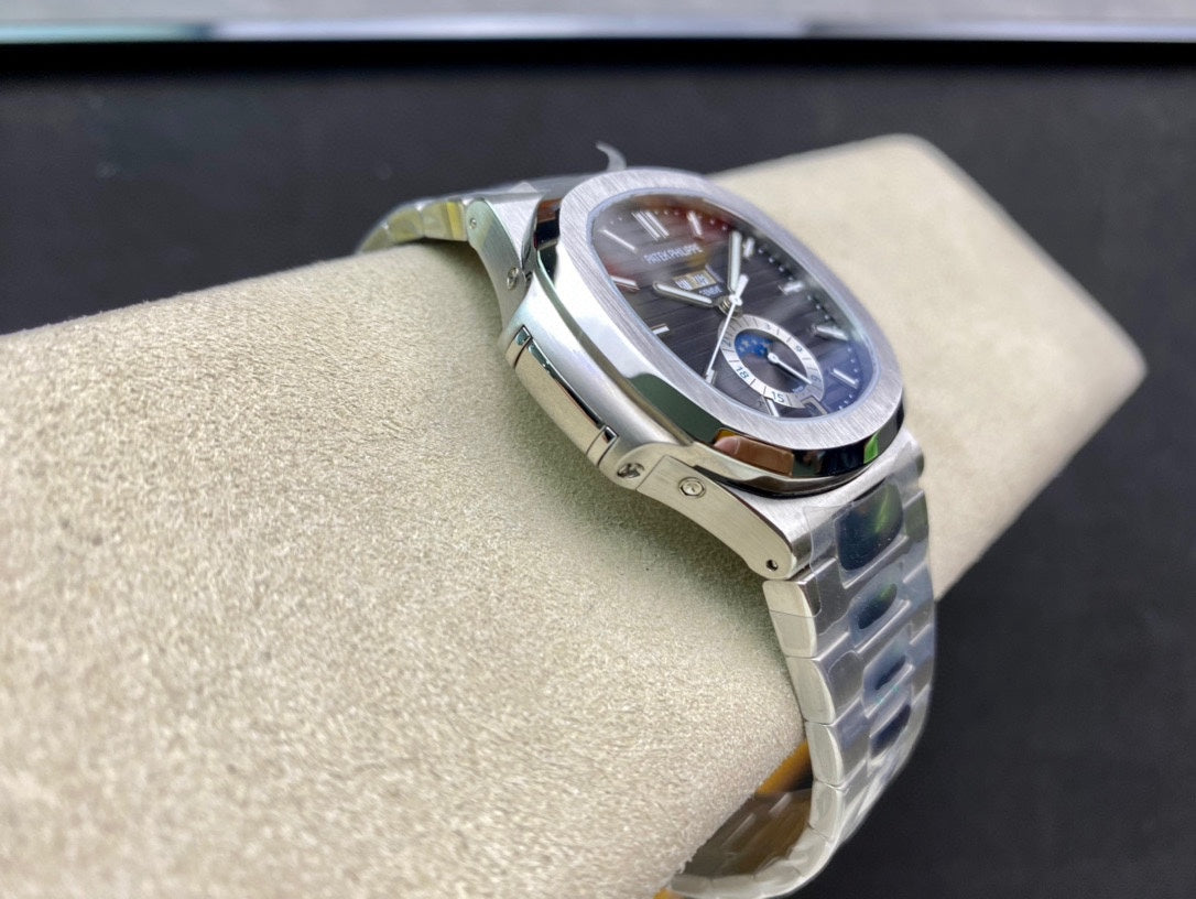 PATEK PHILIPPE NAUTILUS 파텍필립 노틸러스 5726/1A 001 블랙 다이얼