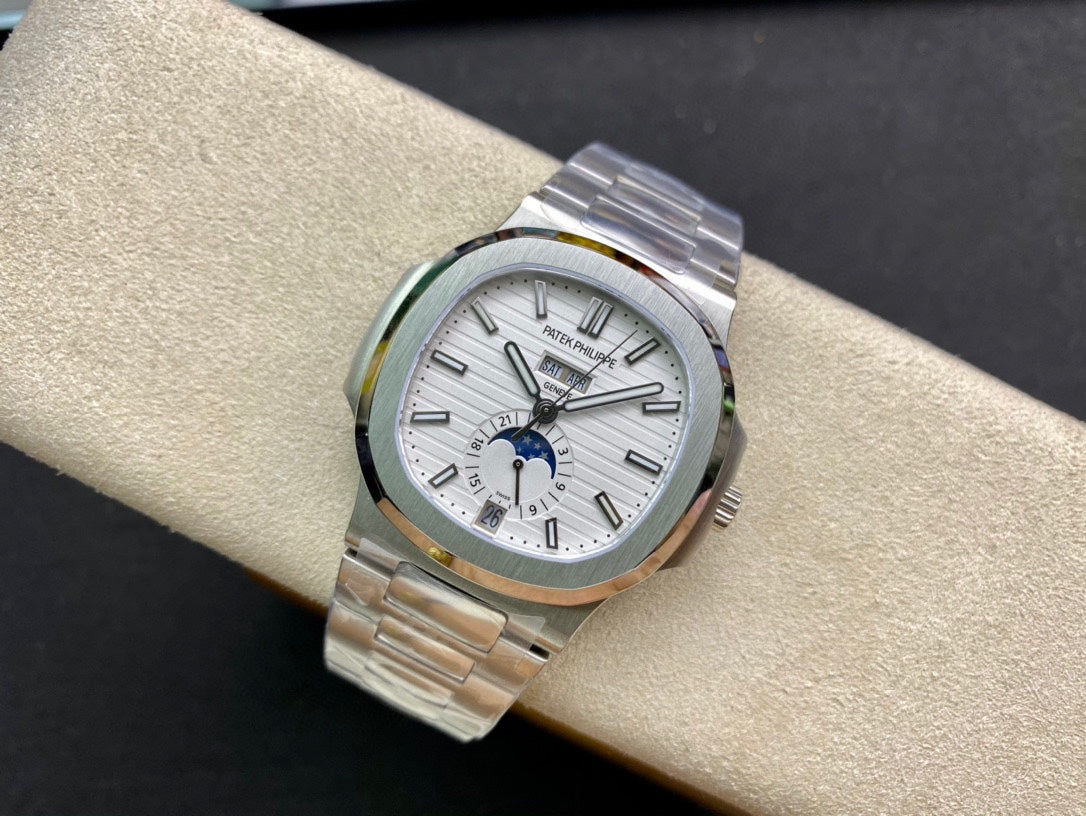 PATEK PHILIPPE NAUTILUS 파텍필립 노틸러스 5726/1A-010 화이트 다이얼
