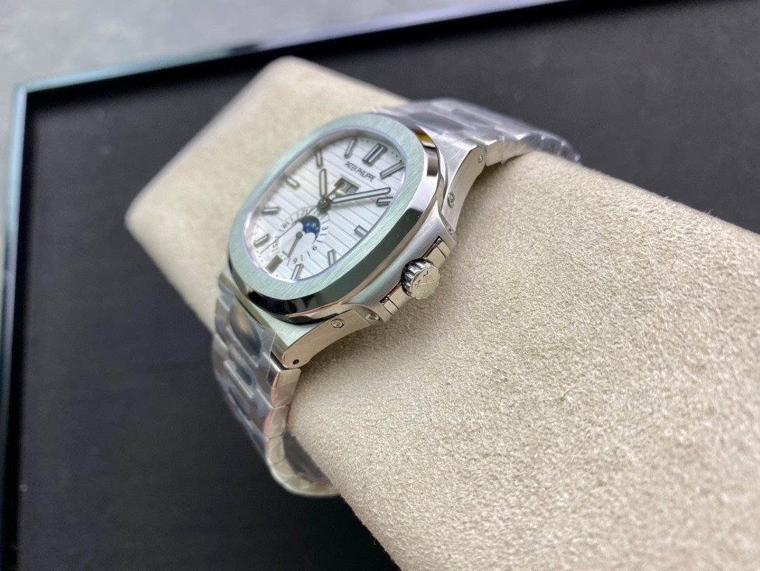 PATEK PHILIPPE NAUTILUS 파텍필립 노틸러스 5726/1A-010 화이트 다이얼