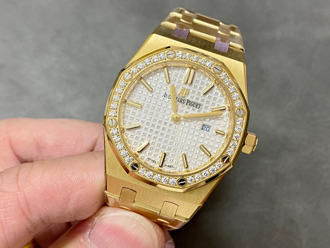 AUDEMARS PIGUET ROYAL OAK 오데마피게 로얄오크 33mm 67651OR 옐로우 골드 화이트 다이얼 다이아 베젤
