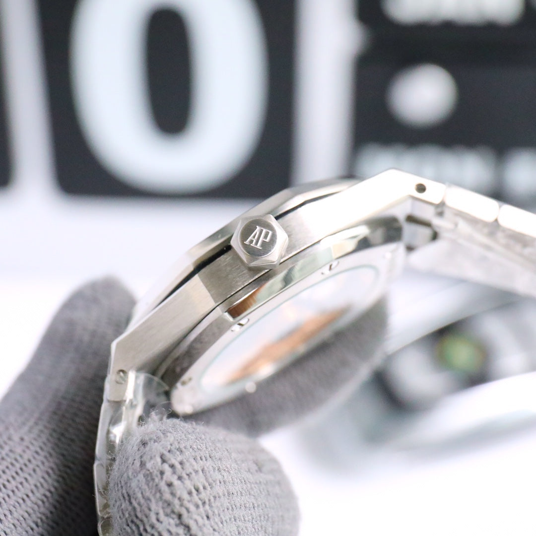 AUDEMARS PIGUET ROYAL OAK 오데마피게 로얄오크 37mm 15550ST 블 다이얼 다이아 베젤