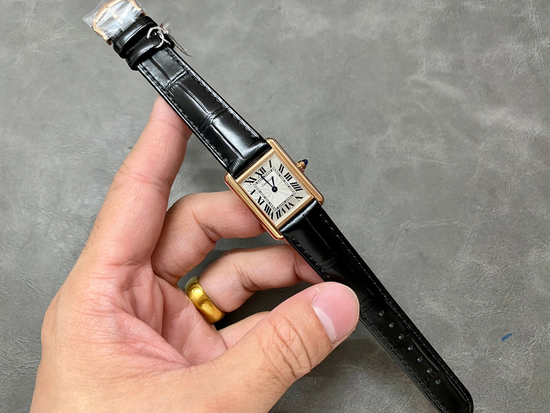 CARTIER TANK MUST DE CARTIER 까르띠에 탱크 머스트 드 까르띠에 27mm 스몰 쿼츠 무브먼츠 화이트 다이얼 블랙 소가죽 스트랩