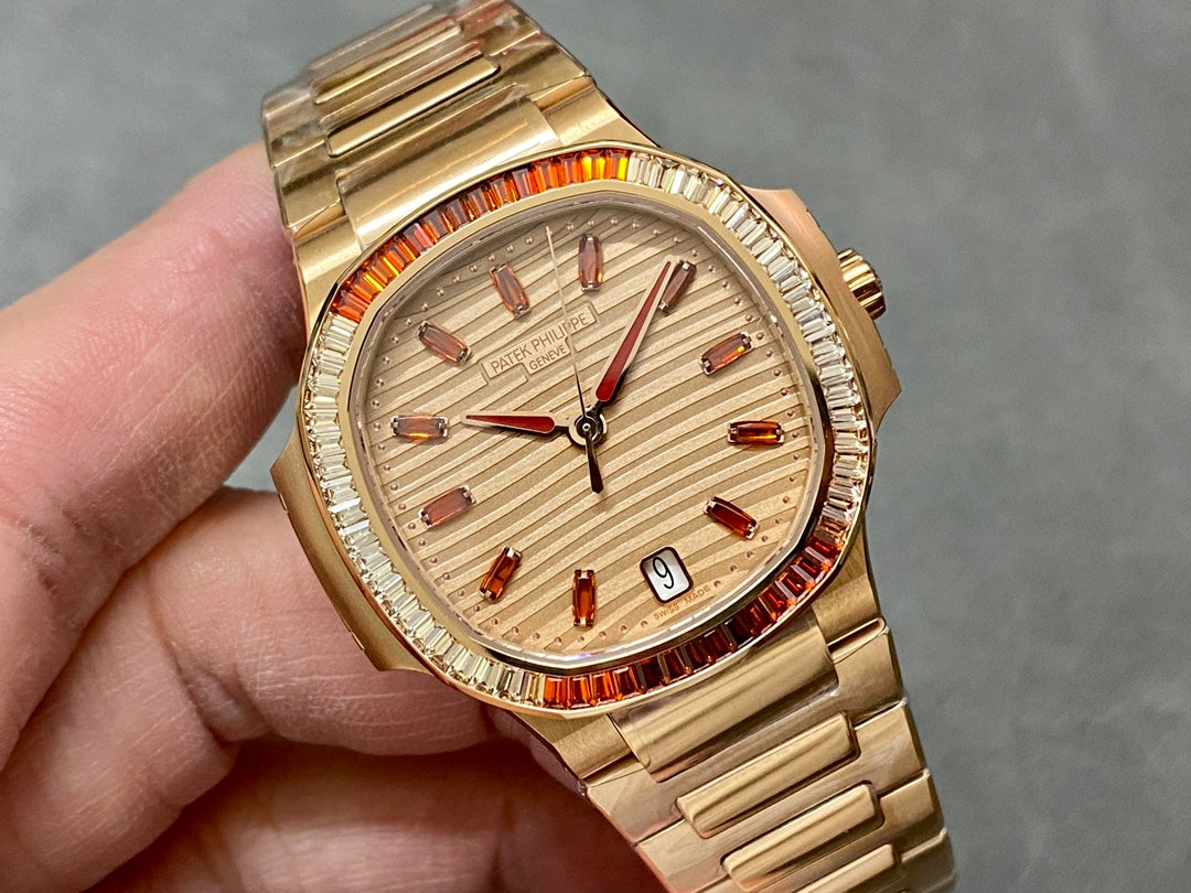 PATEK PHILIPPE NAUTILUS 파텍필립 노틸러스 7118/1300R 로즈 골드 다이얼 큐빅 베젤