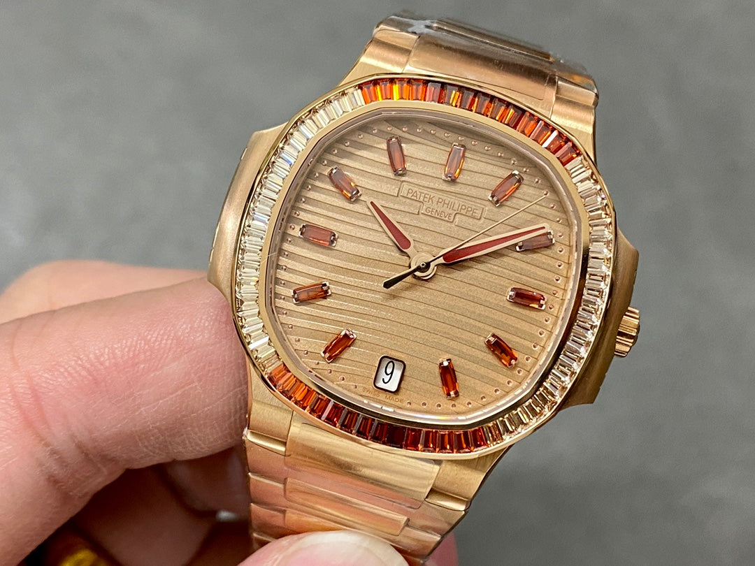 PATEK PHILIPPE NAUTILUS 파텍필립 노틸러스 7118/1300R 로즈 골드 다이얼 큐빅 베젤