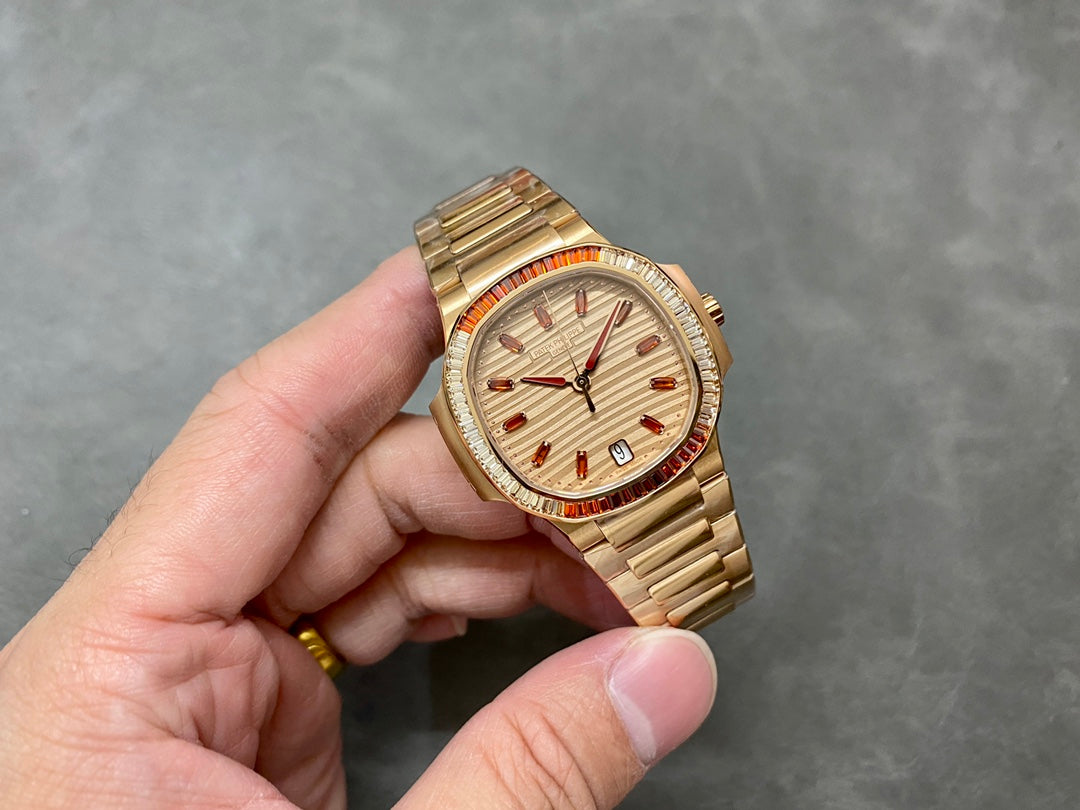 PATEK PHILIPPE NAUTILUS 파텍필립 노틸러스 7118/1300R 로즈 골드 다이얼 큐빅 베젤