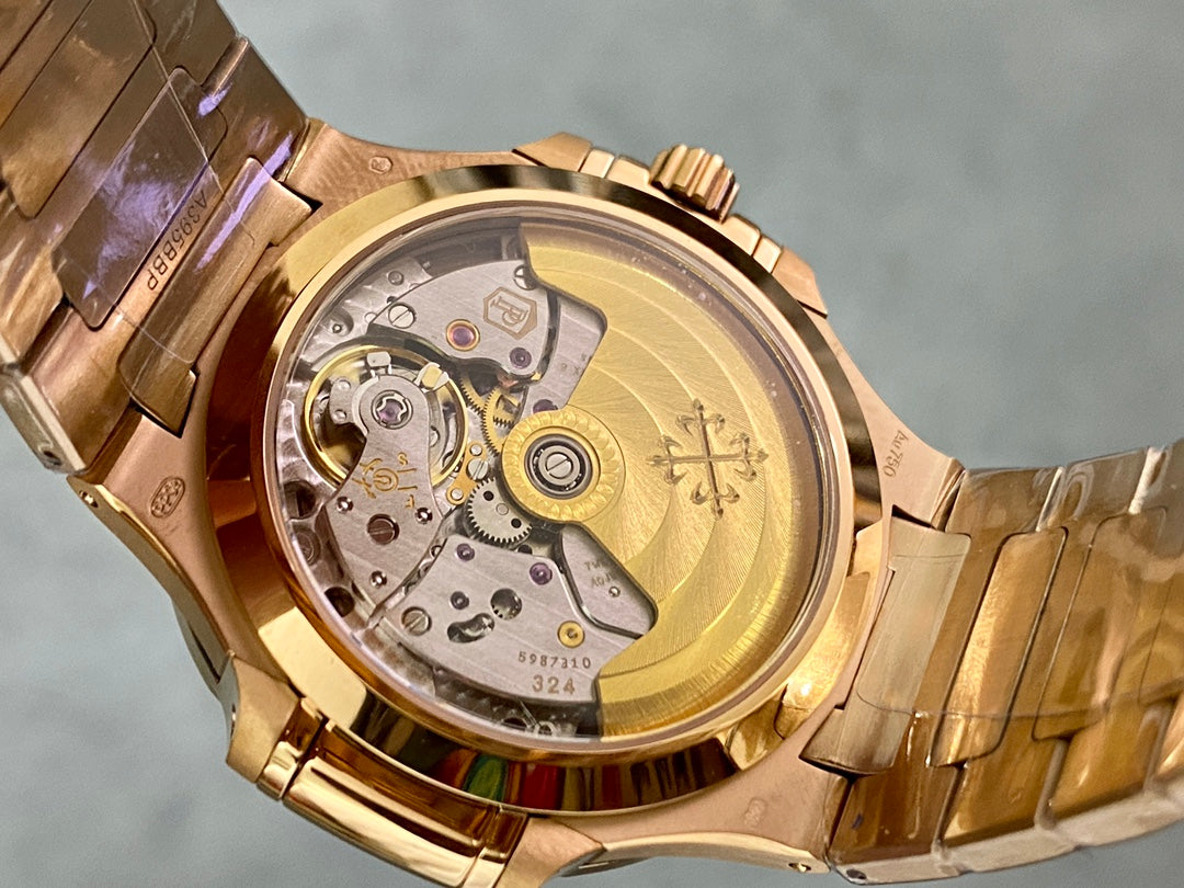 PATEK PHILIPPE NAUTILUS 파텍필립 노틸러스 7118/1300R 로즈 골드 다이얼 큐빅 베젤