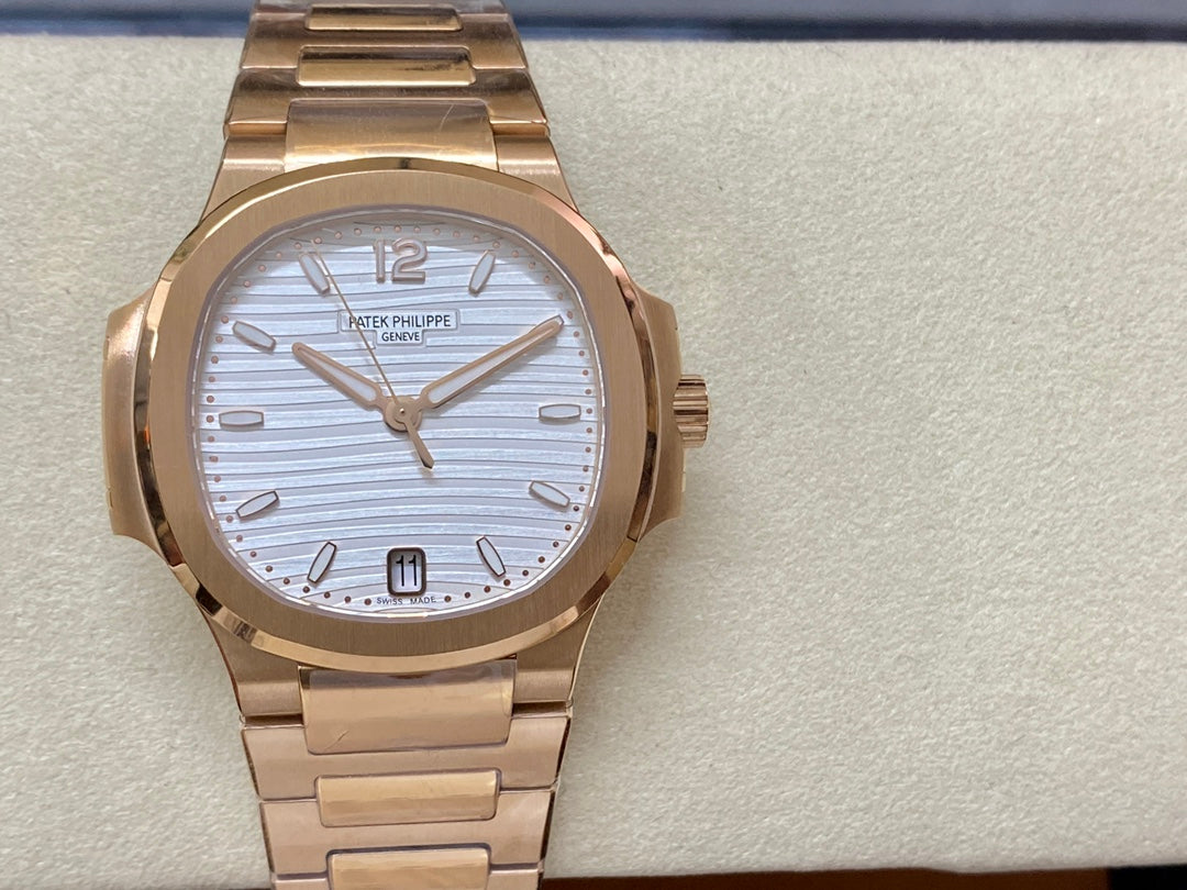 PATEK PHILIPPE NAUTILUS 파텍필립 노틸러스 7118/1R-001 로즈드 화이트 다이얼