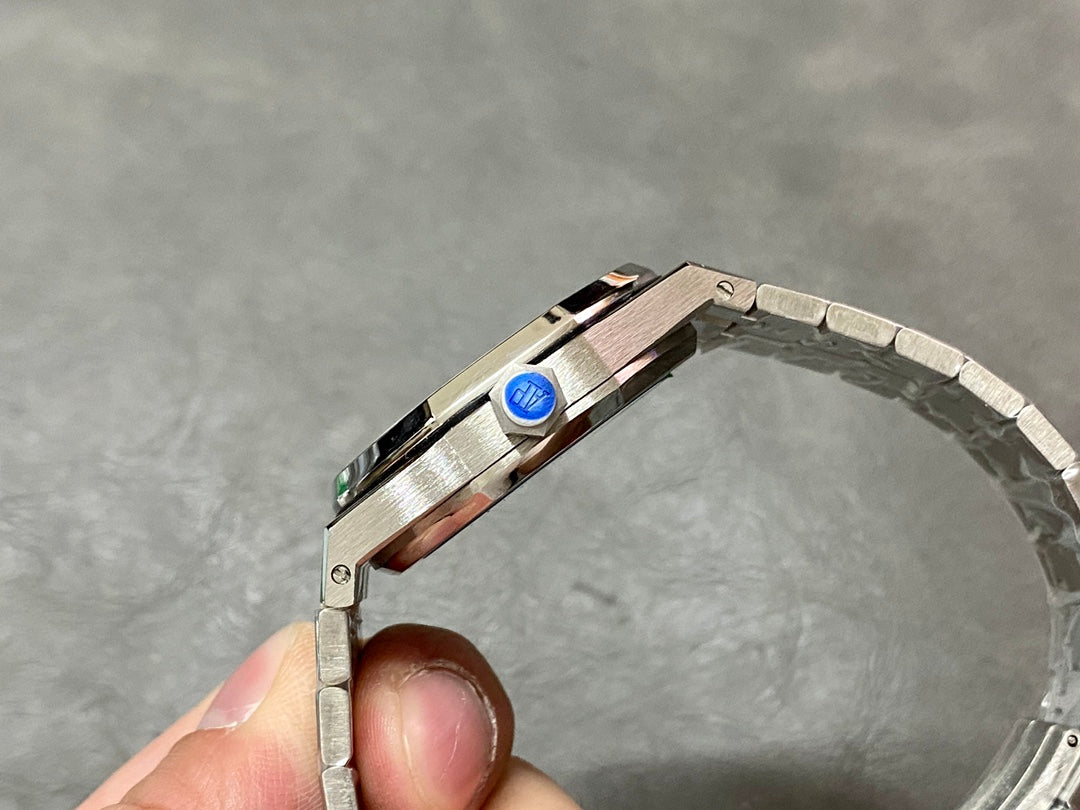 AUDEMARS PIGUET ROYAL OAK 오데마피게 로얄오크 41mm 15550ST 블루 다이얼 다이아 베젤