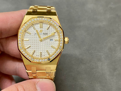 AUDEMARS PIGUET ROYAL OAK 오데마피게 로얄오크 33mm 67651OR 옐로우 골드 화이트 다이얼 다이아 베젤
