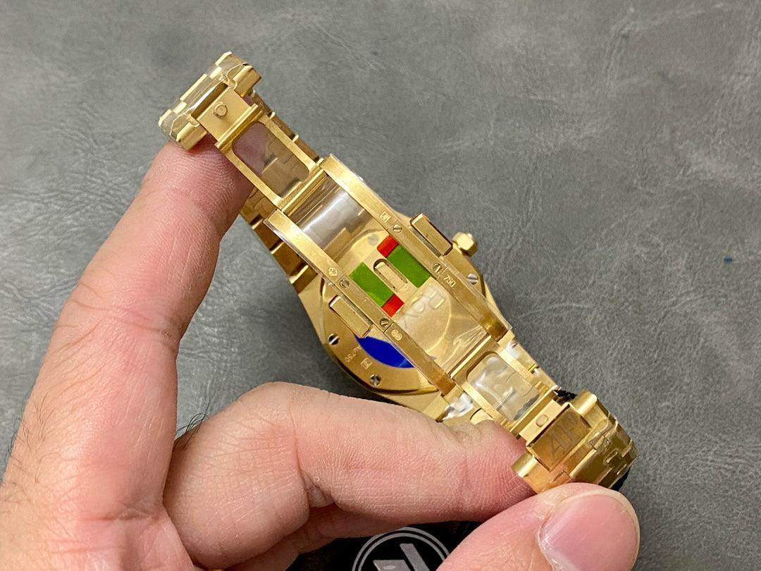 AUDEMARS PIGUET ROYAL OAK 오데마피게 로얄오크 33mm 67651OR 옐로우 골드 화이트 다이얼 다이아 베젤