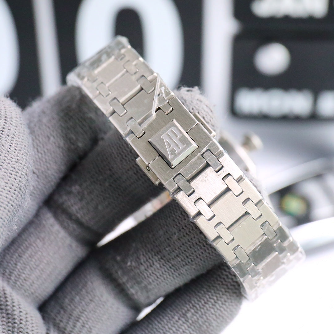 AUDEMARS PIGUET ROYAL OAK 오데마피게 로얄오크 37mm 15550ST 블 다이얼 다이아 베젤