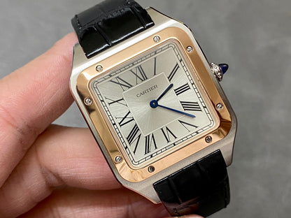 CARTIER SANTOS DE CARTIER 까르띠에 산토스 드 까르띠에 라지 33.9mm 쿼츠 무브먼츠 화이트 다이얼 블랙소가죽 스트랩