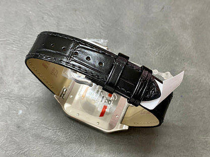CARTIER SANTOS DE CARTIER 까르띠에 산토스 드 까르띠에 라지 33.9mm 쿼츠 무브먼츠 화이트 다이얼 블랙소가죽 스트랩