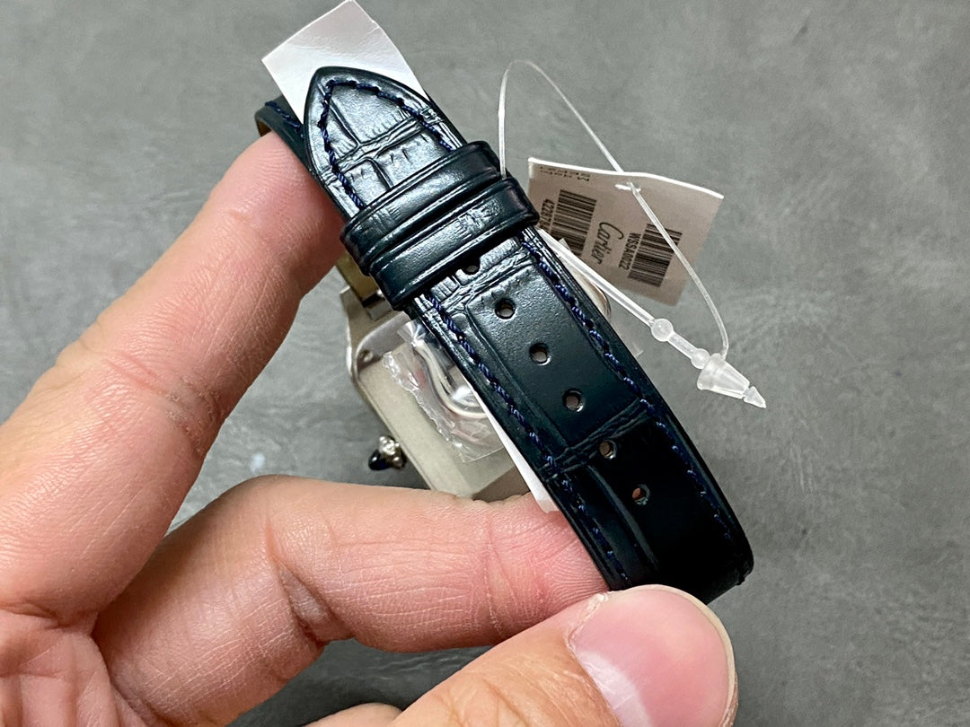 CARTIER SANTOS DE CARTIER 까르띠에 산토스 드 까르띠에 미디움 31.4mm 쿼츠 무브먼츠 화이트 다이얼 소가죽 스트랩